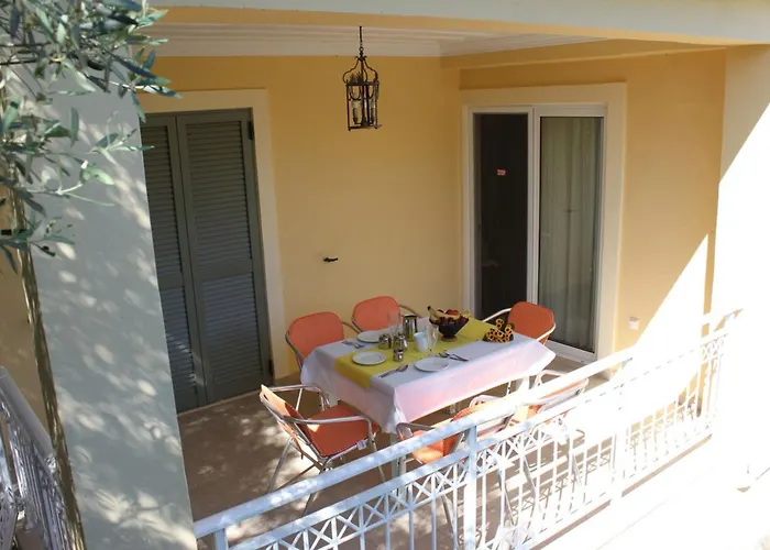 Semesterbostad Lefkada Summer House Near The Nikiana