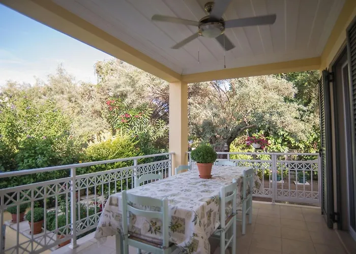 Lefkada Summer House Near The Semesterbostad *