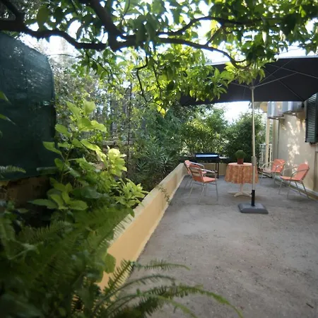 Lefkada Summer House Near The Nyaraló Nikiána