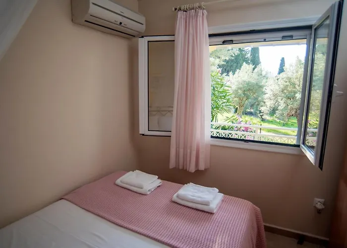 Lefkada Summer House Near The Nyaraló *